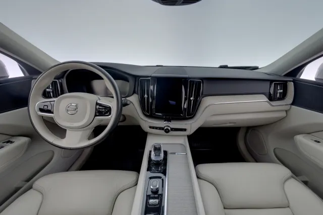Volvo XC60 2021, kuva 7/20
