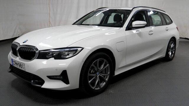 BMW 330 2021