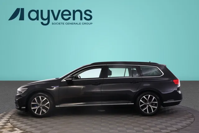 Volkswagen Passat 2023, photo 6/17