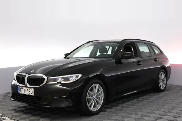 BMW 330 2021