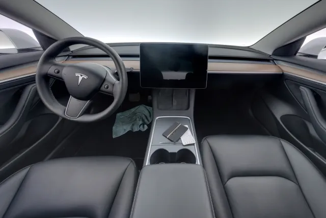 Tesla Model 3 RWD 2023, photo 7/17