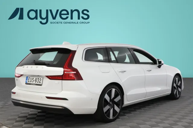 Volvo V60 2023, photo 4/15