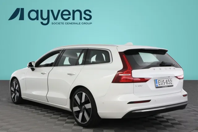 Volvo V60 2023, photo 5/15