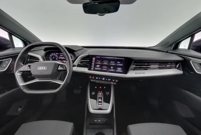 Audi Q4 e-tron 2024, photo 7/12