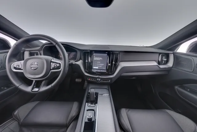 Volvo XC60 2022, kuva 7/18