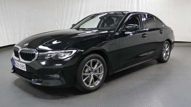 BMW 330 2021