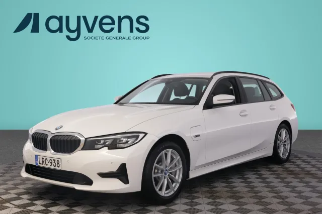 BMW 330 2022