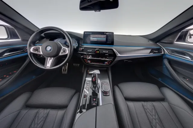 BMW 545 2023, kuva 7/21