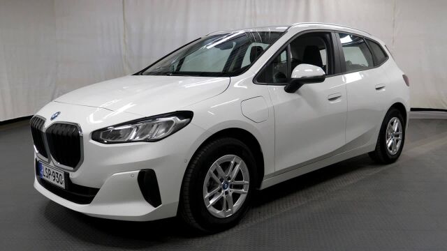 BMW 225 2024
