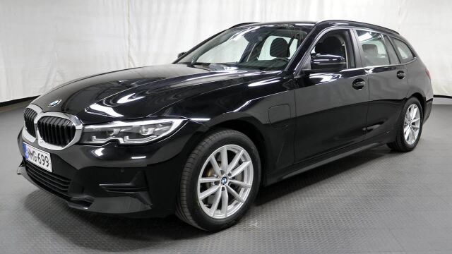 BMW 330 2021