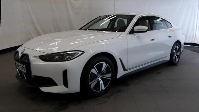 BMW i4 2023