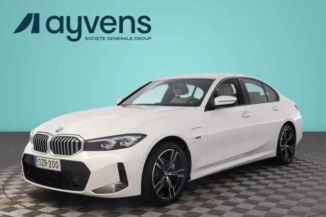 BMW 330 2023