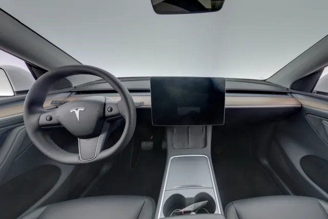 Tesla Model Y Long Range 2022, kuva 7/22