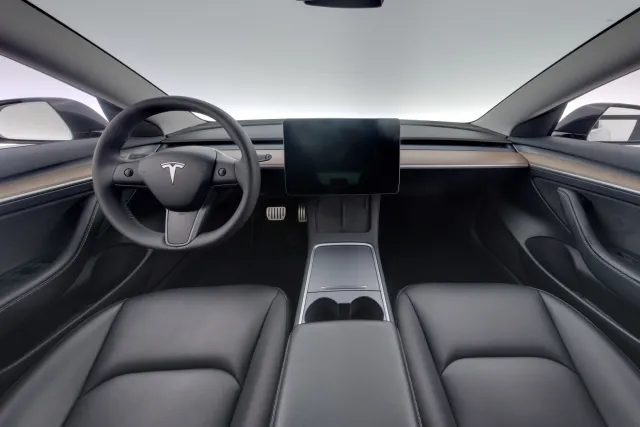 Tesla Model 3 Performance 2023, kuva 7/19