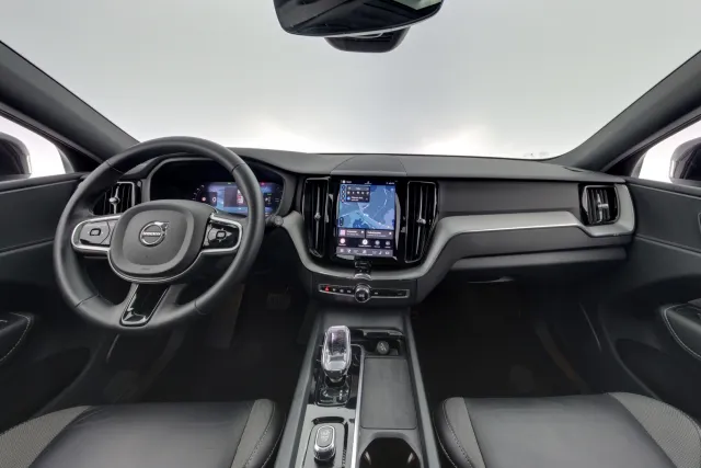Volvo XC60 2023, photo 7/14