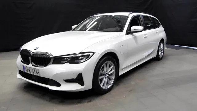 BMW 330 2021