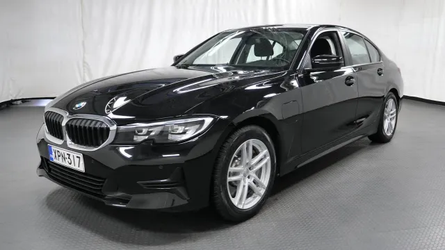 BMW 330 2021