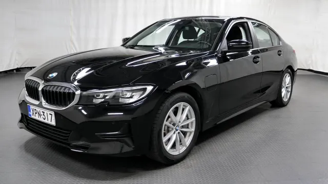 BMW 330 2021