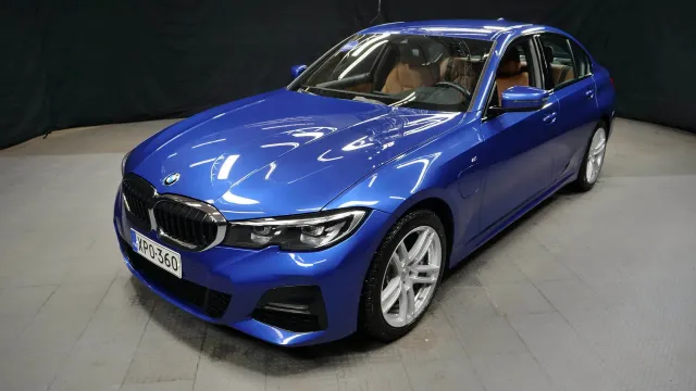 BMW 330 2021