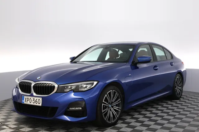 BMW 330 2021
