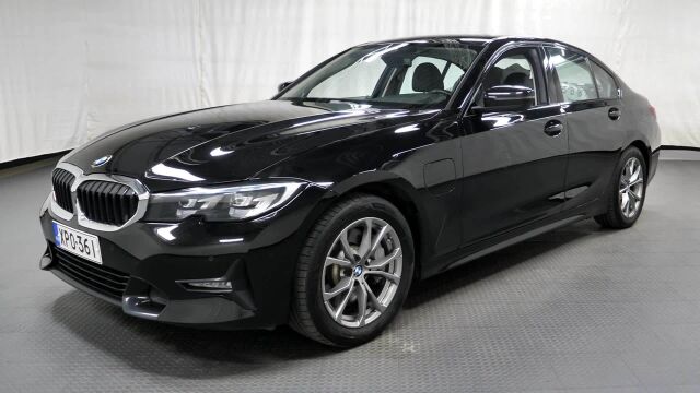 BMW 330 2021