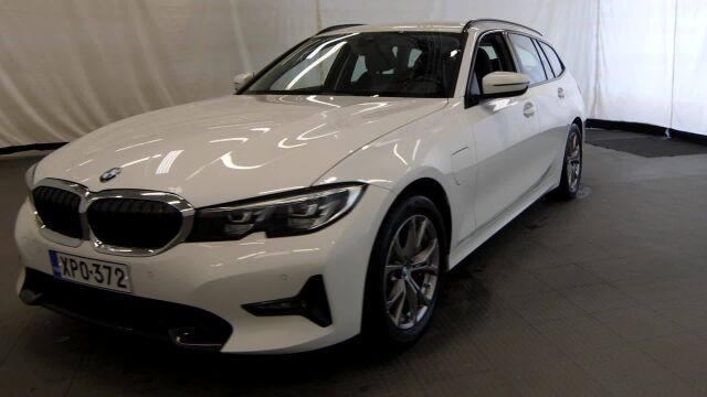 BMW 330 2021