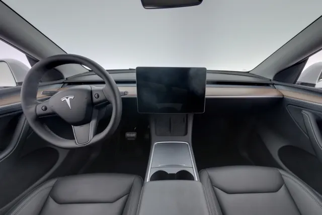 Tesla Model Y Long Range 2024, kuva 7/17