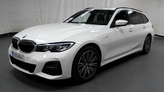BMW 330 2021