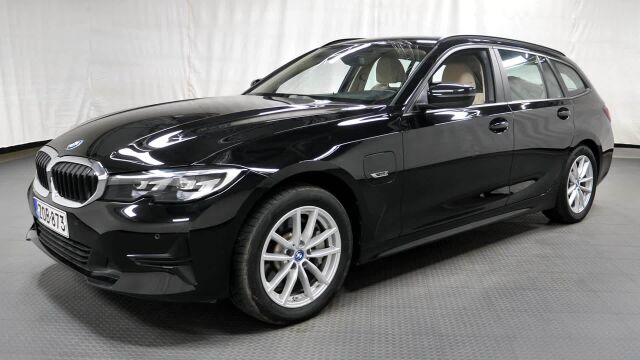 BMW 330 2022