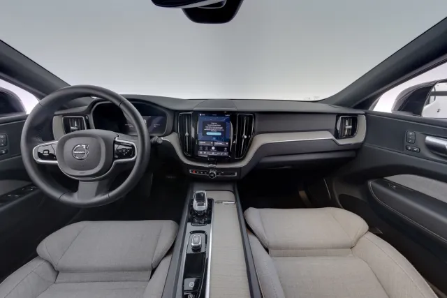 Volvo XC60 2023, kuva 7/18