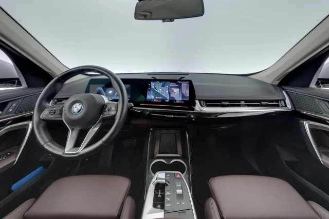 BMW iX1 U11 30 xDrive Charged Edition 2023, kuva 7/13